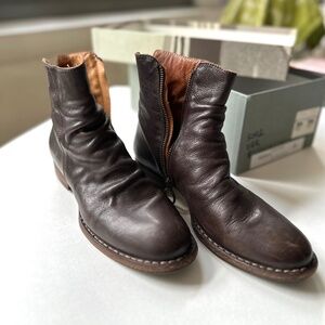Fiorentini + Baker "Made in Italy" Leather Zippered Ankle Boots Size 38 Like New